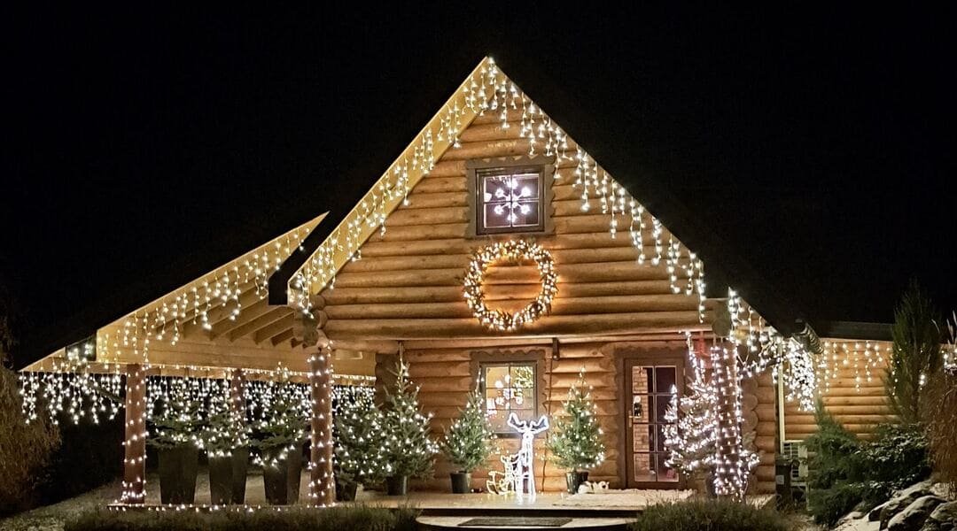 Kalėdinis sodybos apšvietimas